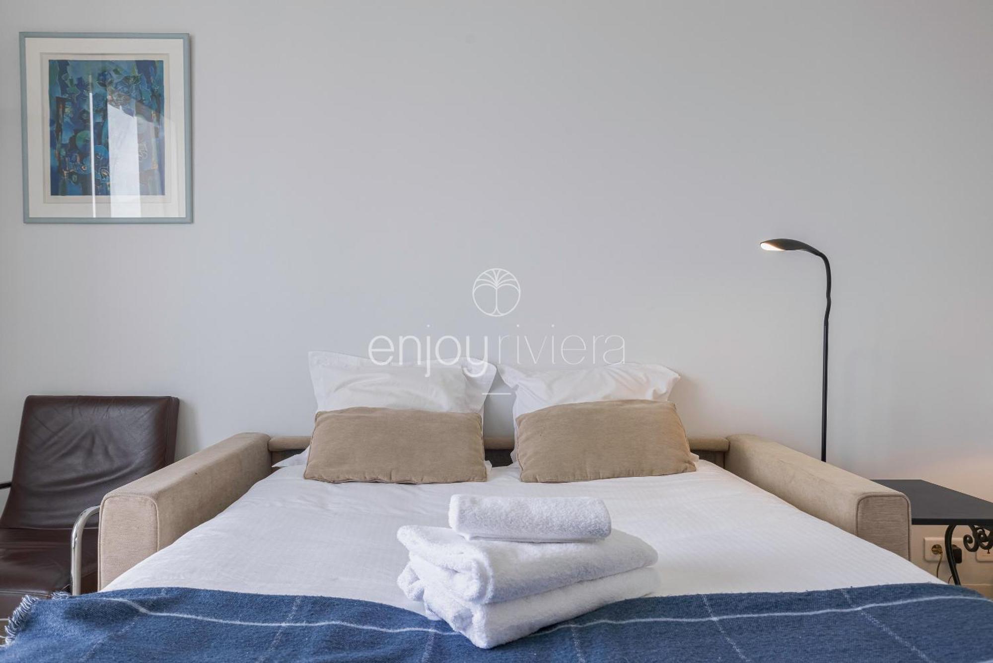Apartment Palais Miramar - & G17 - Vue - Croisette Emplacement Unique -20 - Wifi - Clim